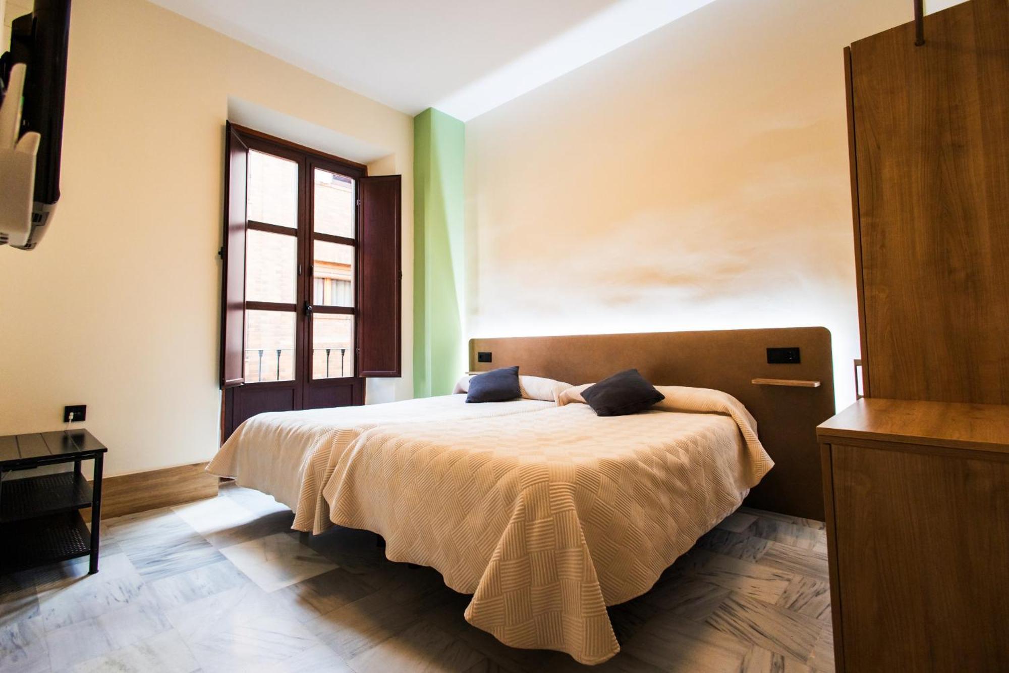 Apartamentos Reyes Catolicos Гранада Екстериор снимка