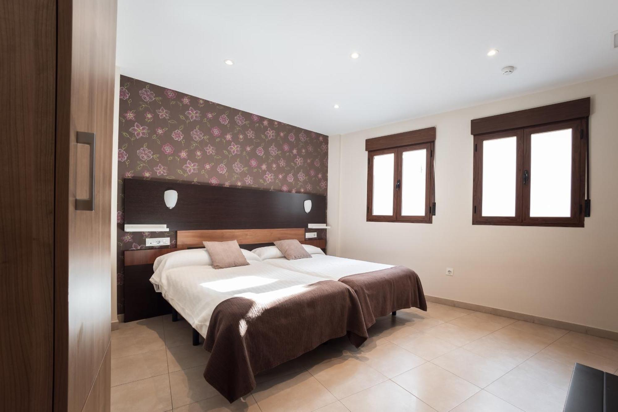 Apartamentos Reyes Catolicos Гранада Екстериор снимка